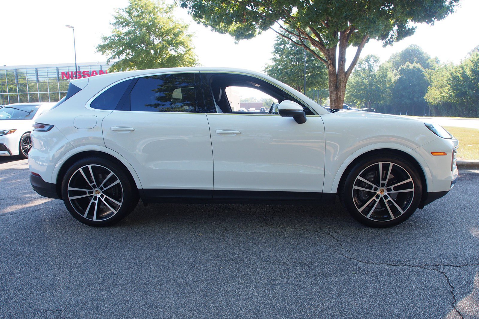 Used 2024 Porsche Cayenne AWD/4WD image 8