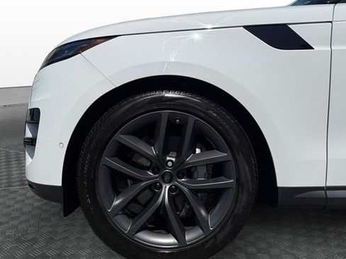 Used 2024 Land Rover Range Rover Sport SE AWD/4WD image 9