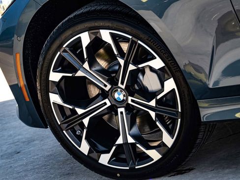 Used 2025 BMW 330i Sedan w/ Premium Package image 33