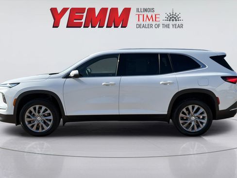 Used 2025 Buick Enclave Preferred w/ Power Package FWD image 9