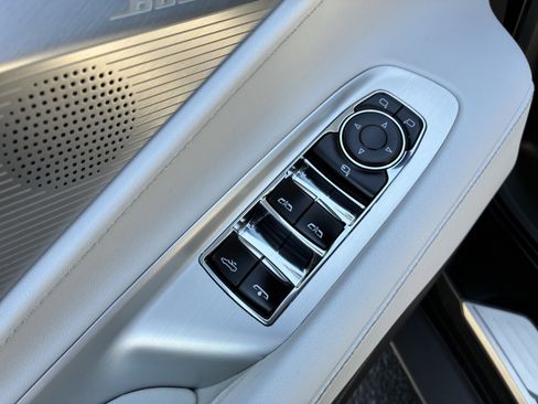 Used 2023 Chevrolet Corvette Stingray Preferred Conv w/ Z51 Performance Package RWD image 20
