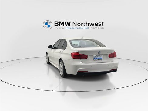Used 2017 BMW 328d Sedan w/ M Sport Package image 13