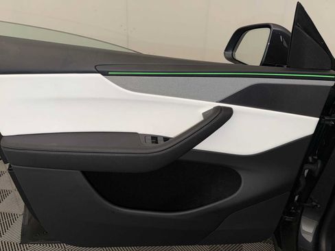 Used 2026 Tesla Model Y 2WD image 11