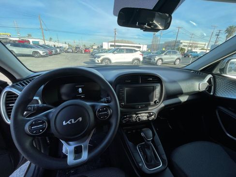 Used 2025 Kia Soul LX w/ LX Technology Package image 33
