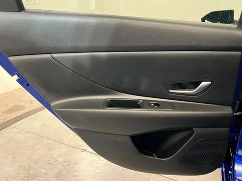 Used 2023 Hyundai Elantra SEL image 18