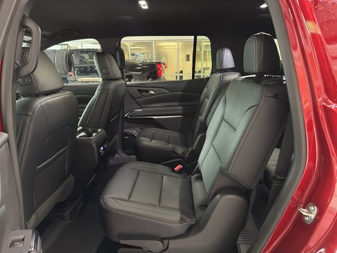 New 2026 Chevrolet Traverse LT w/ Enhanced Driving Package image 6