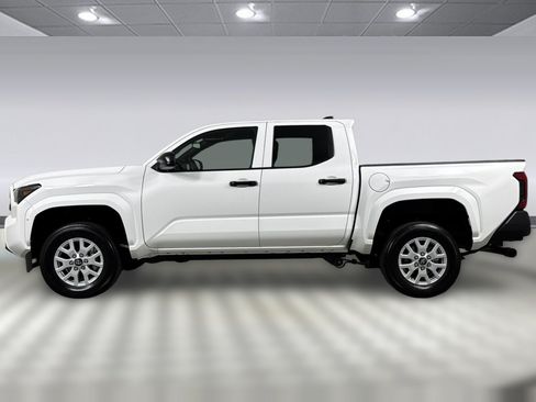 Used 2025 Toyota Tacoma SR RWD image 2