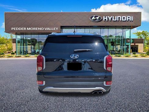 Used 2022 Hyundai Palisade SEL w/ Winter Package FWD image 4