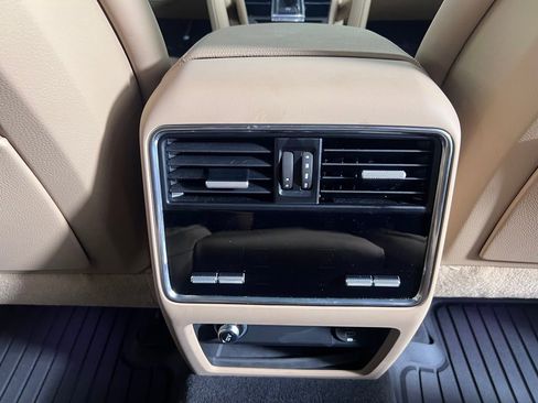 Certified 2023 Porsche Cayenne Platinum Edition AWD/4WD image 26