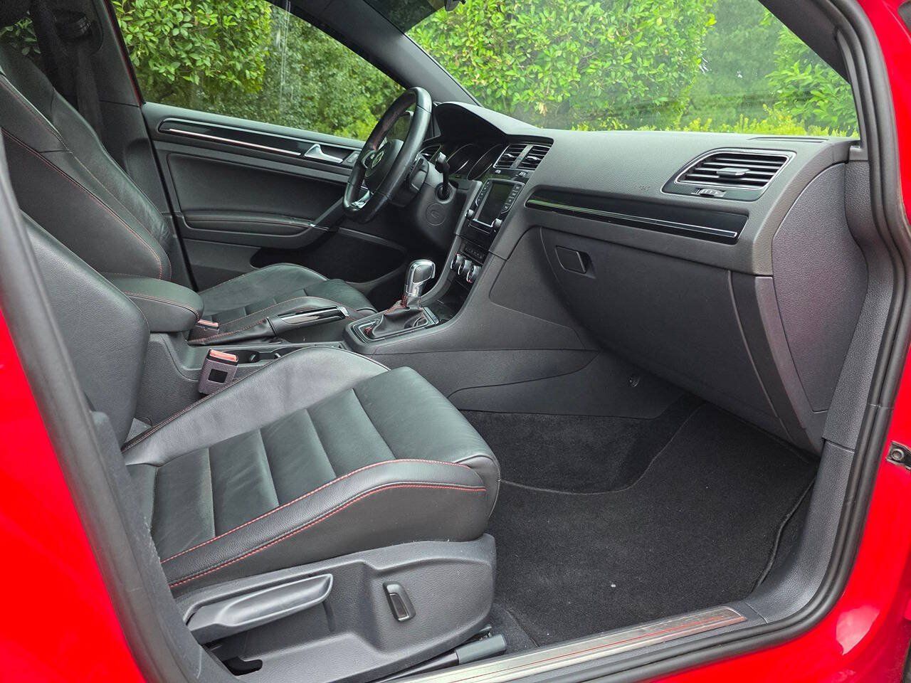 Used 2017 Volkswagen GTI SE FWD image 33