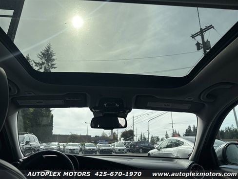 Used 2017 Alfa Romeo Giulia Ti w/ TI Lusso Light Wood Package image 15