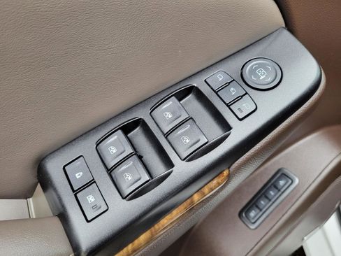 Used 2016 GMC Yukon Denali w/ Open Road Package image 9