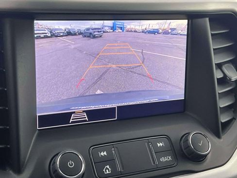 Used 2023 GMC Acadia SLE w/ Driver Convenience Package image 33