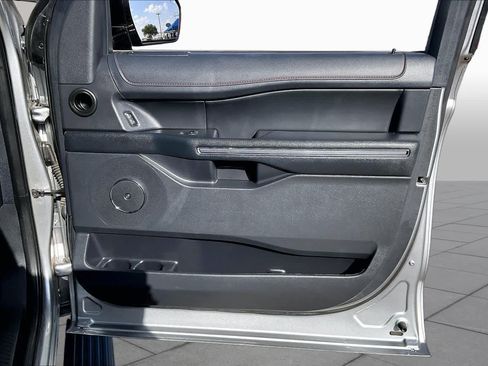 Used 2024 Ford Expedition Limited AWD/4WD image 22