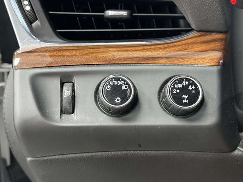 Used 2016 Cadillac Escalade ESV Luxury AWD/4WD image 35
