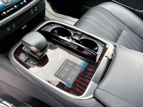 Used 2023 Lexus LS 500 AWD w/ Luxury Package image 21