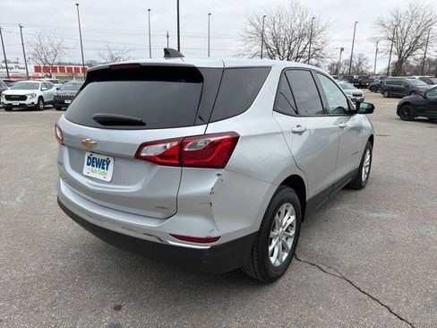Used 2018 Chevrolet Equinox LS image 5