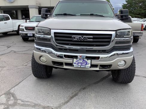 Used 2006 GMC Sierra 2500 SLE w/ Onstar Plus Package AWD/4WD image 6