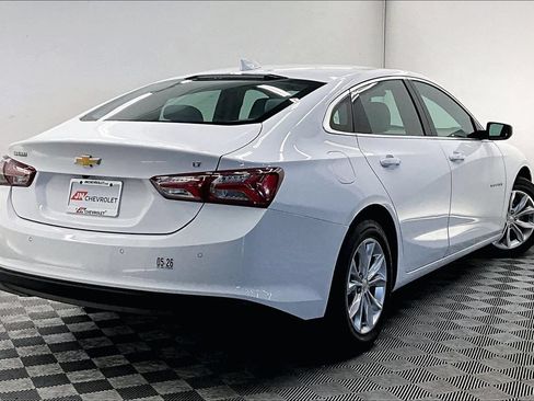 Used 2021 Chevrolet Malibu LT FWD image 12