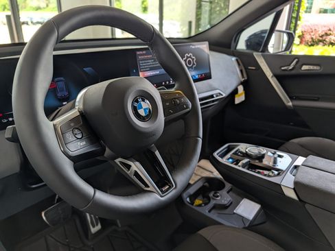 New 2026 BMW iX xDrive45 w/ M Sport Package AWD/4WD image 17