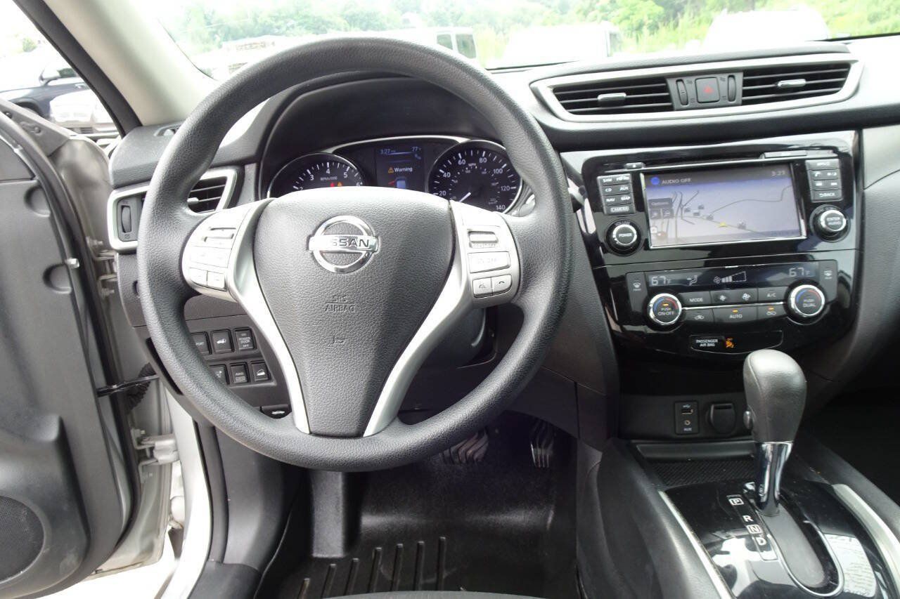 Used 2016 Nissan Rogue SV w/ SV Premium Package AWD/4WD image 19
