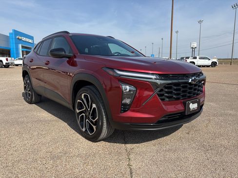 Certified 2024 Chevrolet Trax RS w/ Sunroof Package image 8