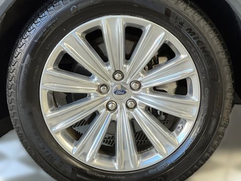 Used 2020 Ford Explorer Limited image 11