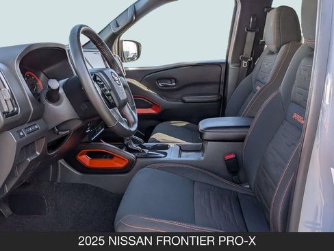 Used 2025 Nissan Frontier Pro-X RWD image 14