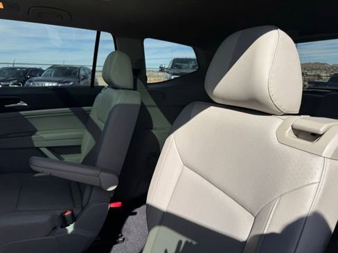 Used 2020 Volkswagen Atlas SE w/ Panoramic Sunroof Package image 17