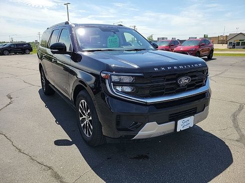 Used 2025 Ford Expedition Max Platinum AWD/4WD image 2