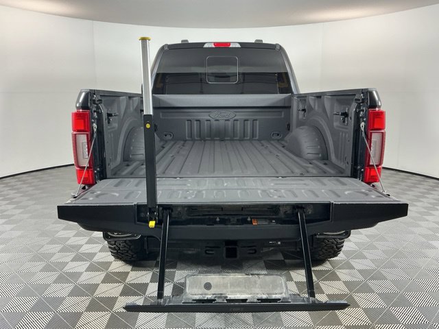 Used 2020 Ford F350 Lariat AWD/4WD image 8