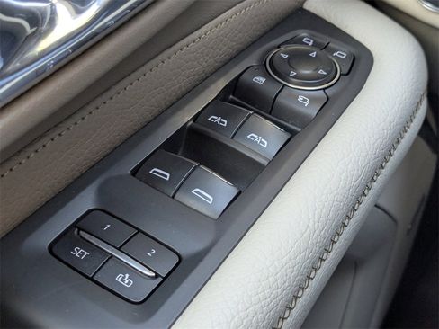 Used 2021 GMC Yukon Denali w/ Denali Premium Package image 26