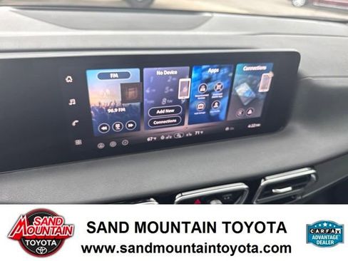 Used 2026 Nissan Sentra SR w/ SR Premium Package FWD image 23