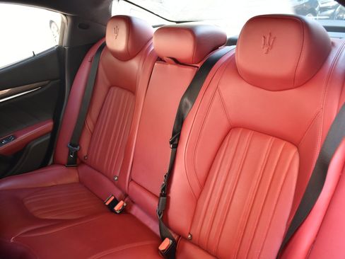 Used 2019 Maserati Ghibli RWD image 17
