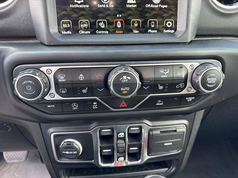 Used 2023 Jeep Wrangler Unlimited Sahara w/ Cold Weather Group AWD/4WD image 26