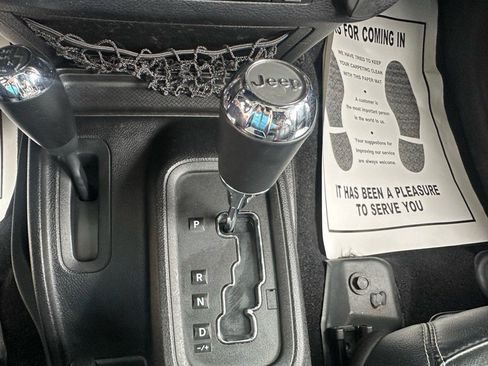 Used 2014 Jeep Wrangler Unlimited Sahara w/ Mopar Chrome Edition Group image 17