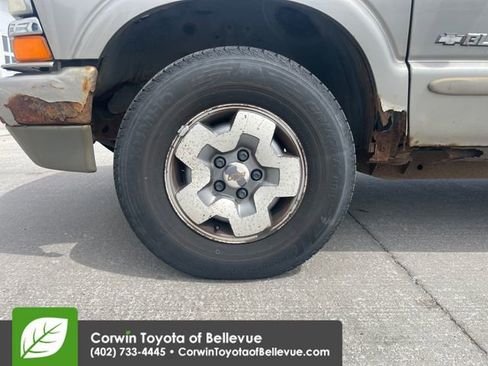 Used 2004 Chevrolet Blazer LS w/ Preferred Equipment Group AWD/4WD image 16