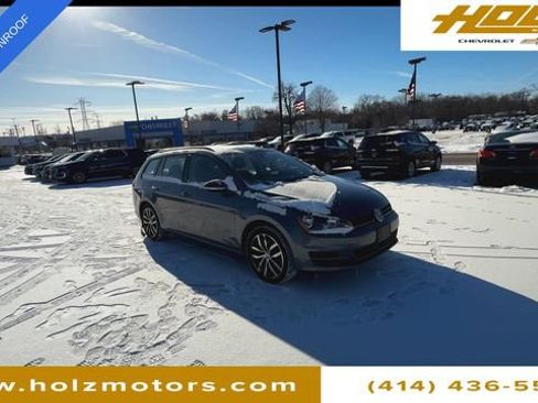 Used 2016 Volkswagen Golf Limited Edition image 2