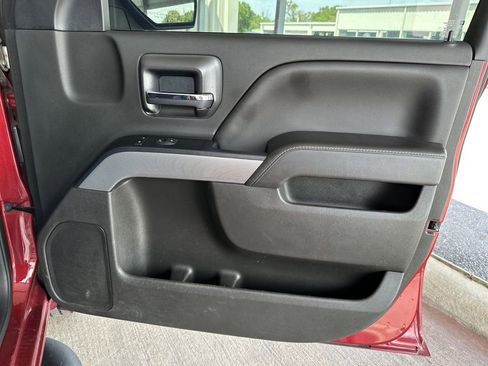 Used 2018 Chevrolet Silverado 1500 LT w/ All Star Edition image 36