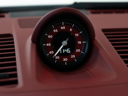 Used 2025 Porsche 911 Carrera 4 GTS image 34