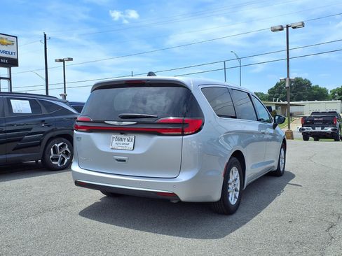 Used 2026 Chrysler Pacifica Select FWD image 20