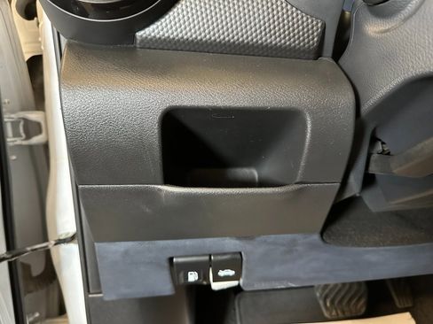 Used 2021 Nissan Kicks SV image 17