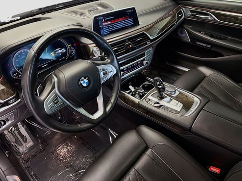 Used 2016 BMW 750i RWD image 7