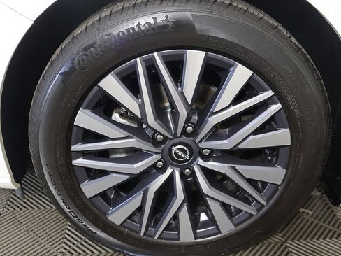 Used 2023 Nissan Altima 2.5 SV AWD/4WD image 13