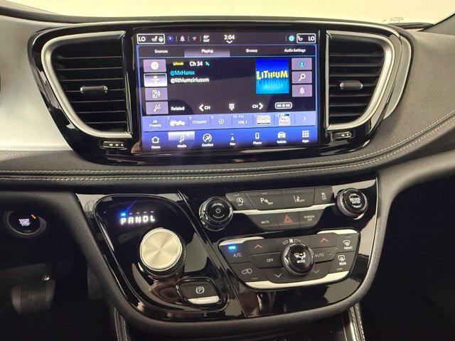 Used 2025 Chrysler Pacifica Limited FWD image 22
