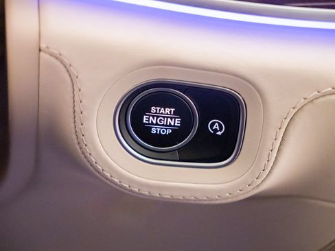 Used 2023 Mercedes-Benz Maybach GLS 600 4MATIC image 36