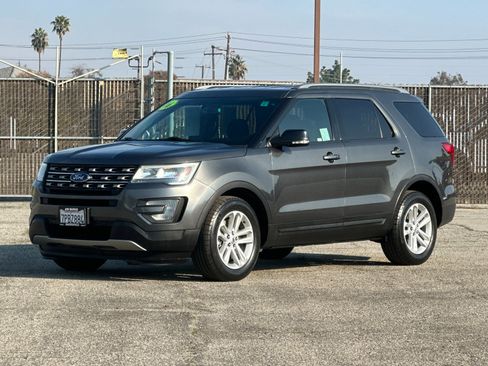 Used 2016 Ford Explorer XLT w/ Equipment Group 201A image 8