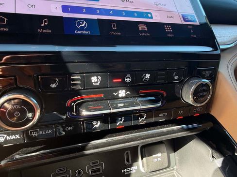 New 2025 Jeep Grand Cherokee Summit image 37