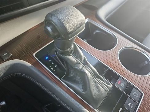 Used 2022 Toyota Sienna LE image 16
