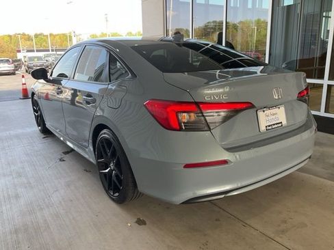 Used 2023 Honda Civic Sport image 16